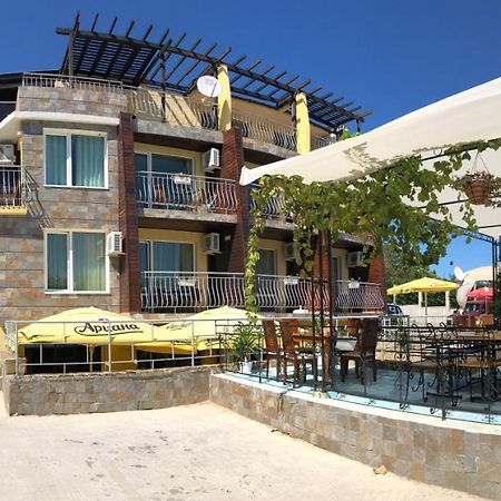 Family Hotel Littoral Sozopol Bagian luar foto