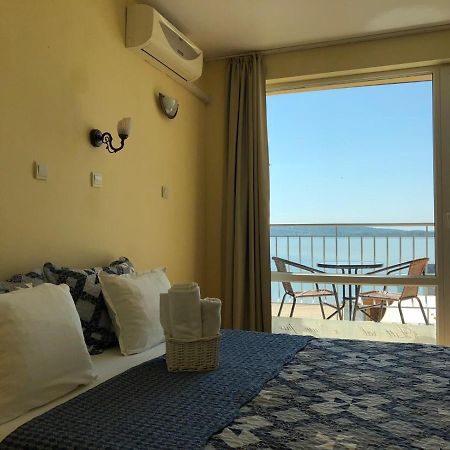 Family Hotel Littoral Sozopol Bagian luar foto