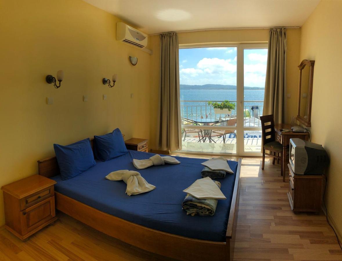 Family Hotel Littoral Sozopol Bagian luar foto