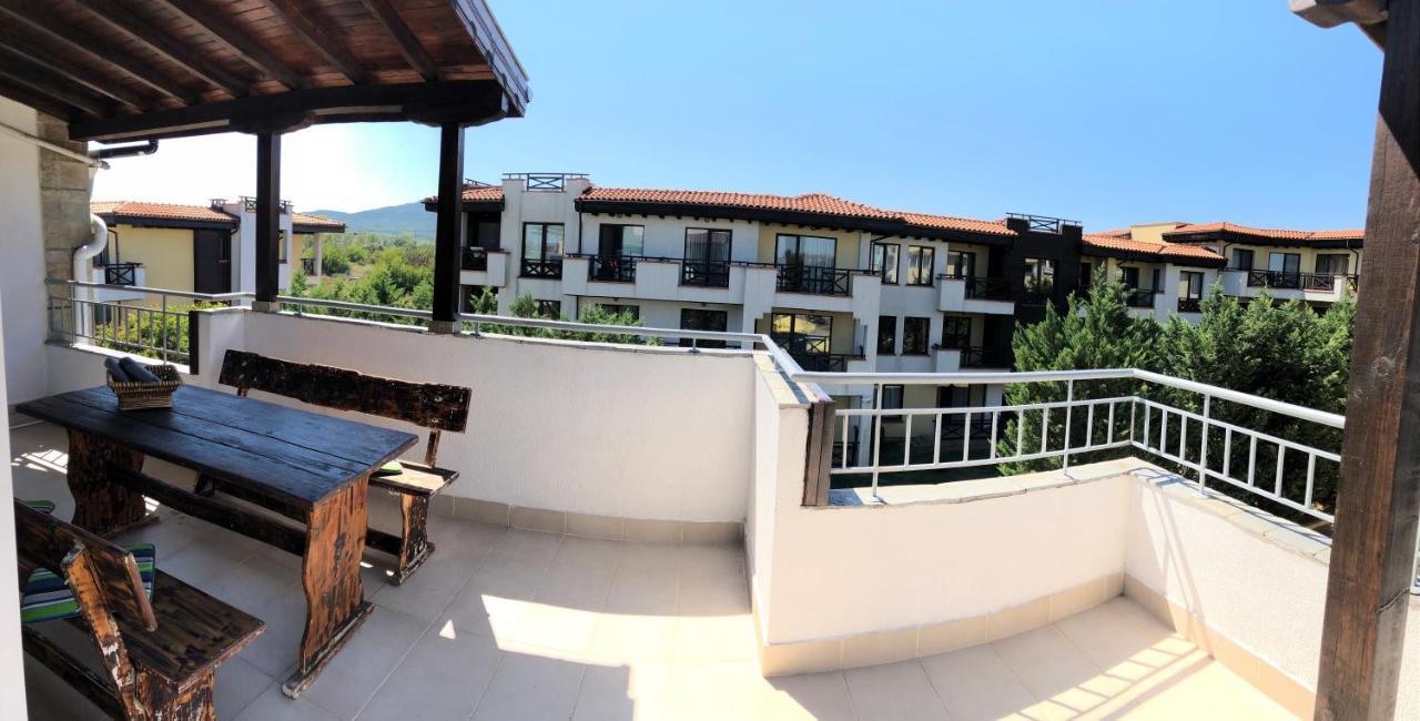 Family Hotel Littoral Sozopol Bagian luar foto