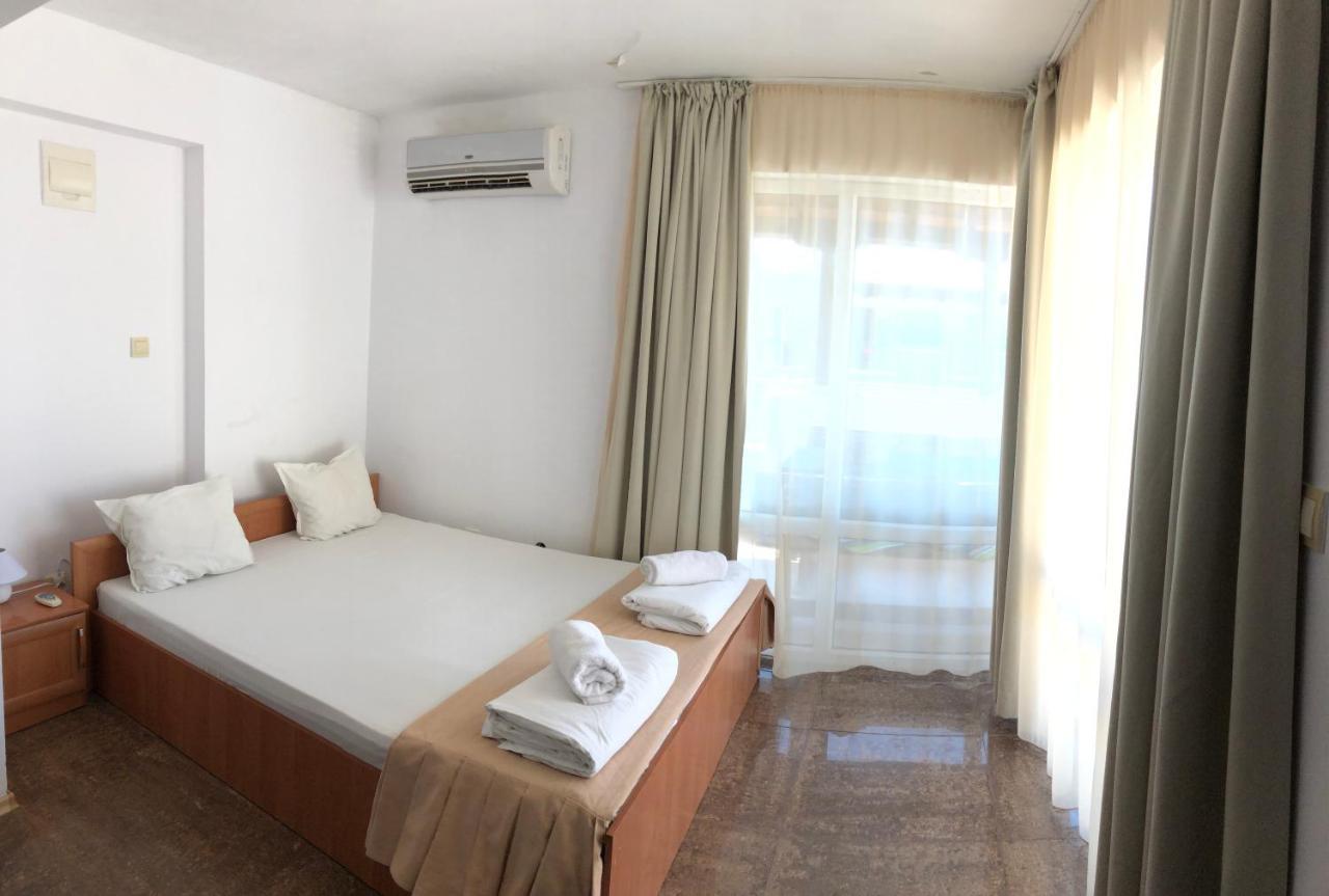 Family Hotel Littoral Sozopol Bagian luar foto