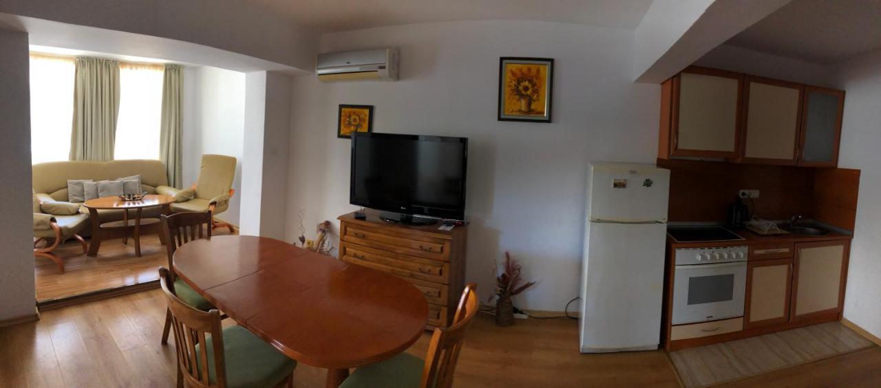 Family Hotel Littoral Sozopol Bagian luar foto