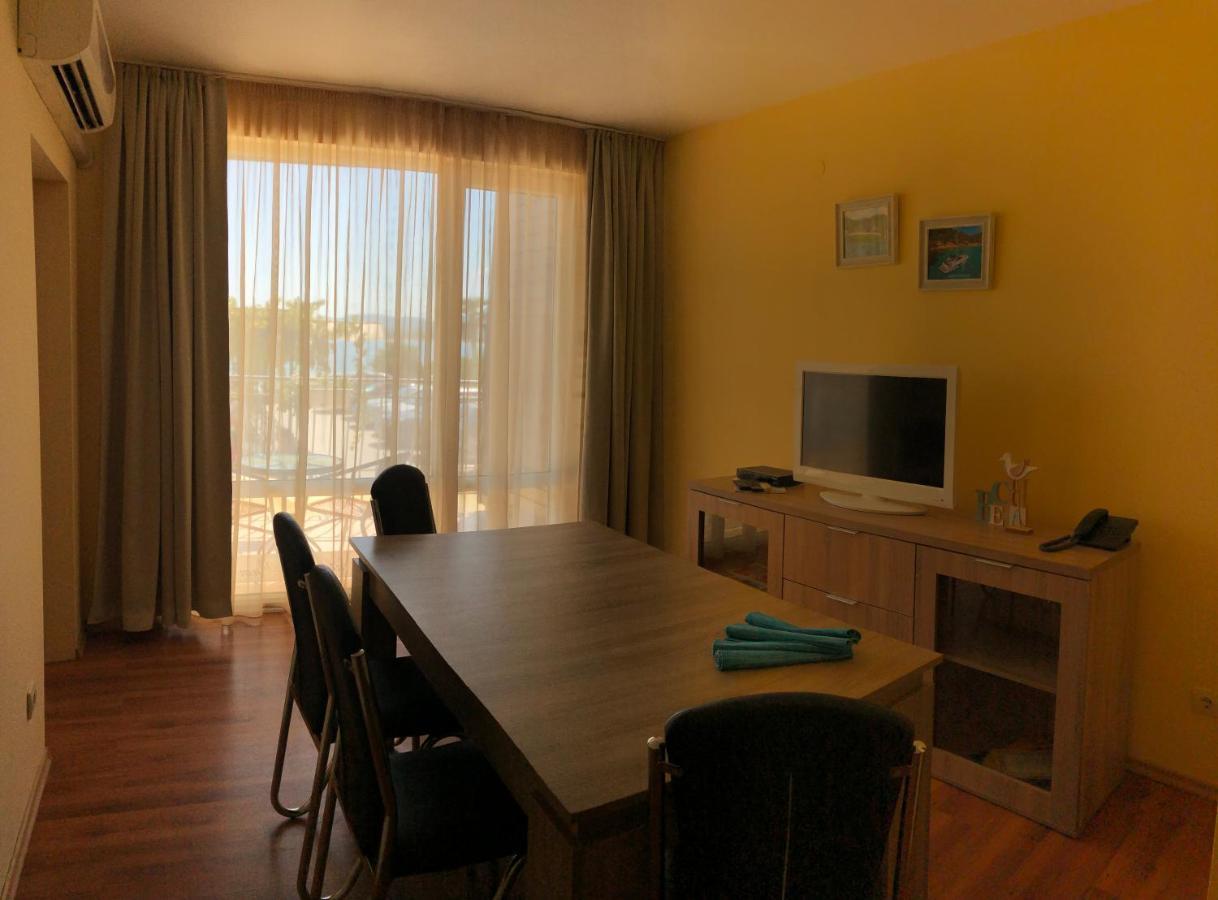 Family Hotel Littoral Sozopol Bagian luar foto
