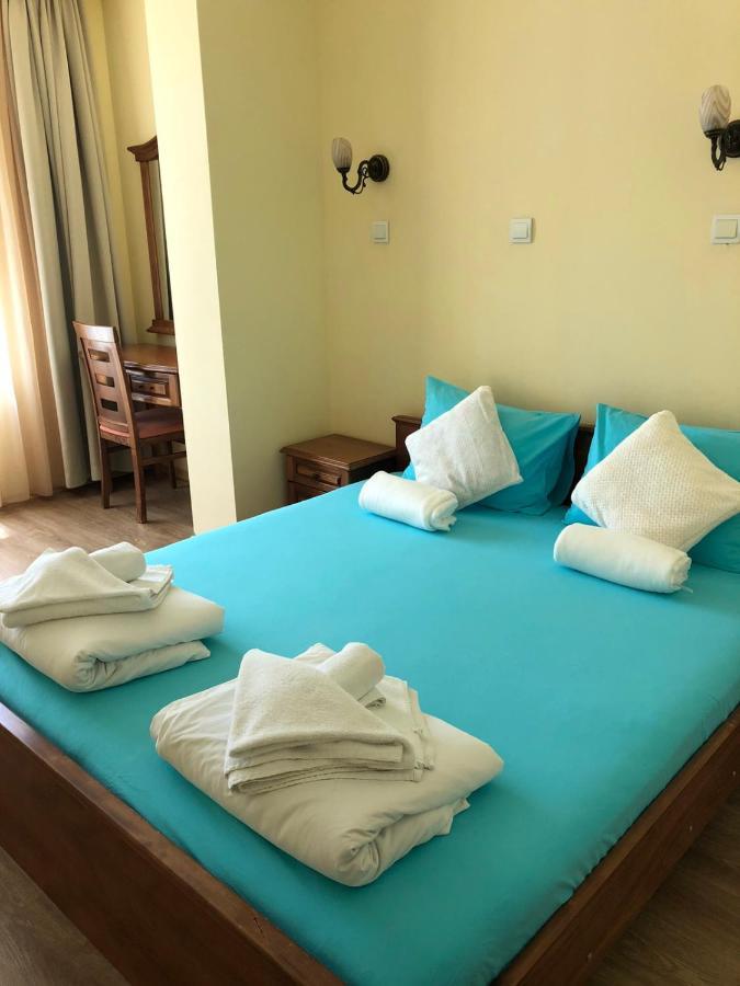 Family Hotel Littoral Sozopol Bagian luar foto