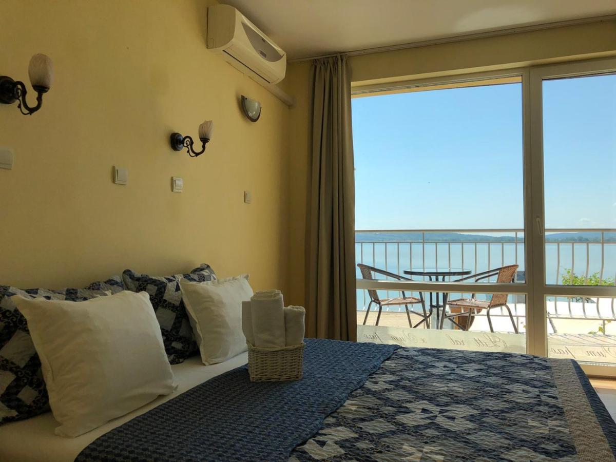 Family Hotel Littoral Sozopol Bagian luar foto